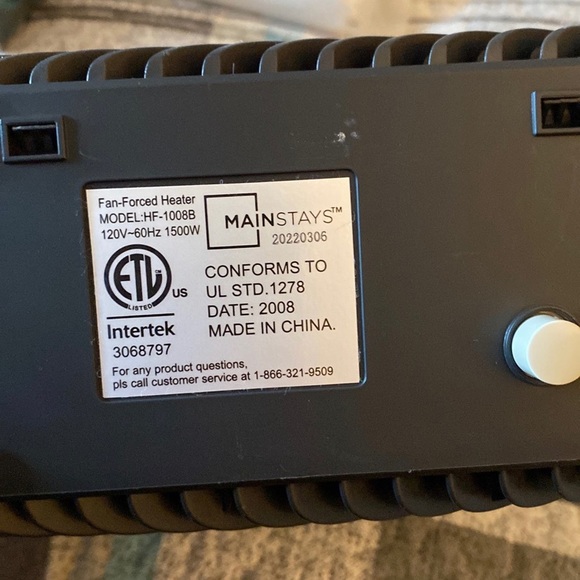 Like new space heater w safety switch - Picture 2 of 4